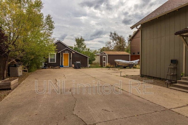 Building Photo - 611 W Grand Canyon Ave