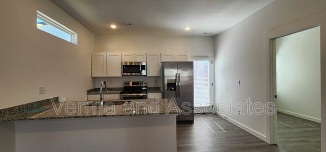 Building Photo - 871 Boardwalk Ave