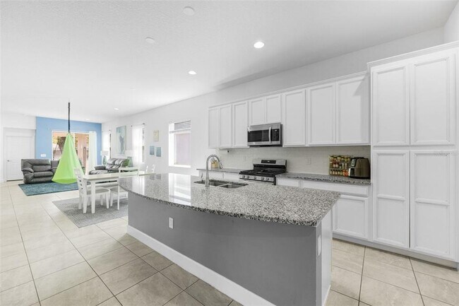 Building Photo - 5547 Del Coronado Dr