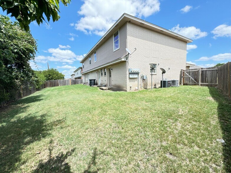 Building Photo - 4409 Mattie Dr