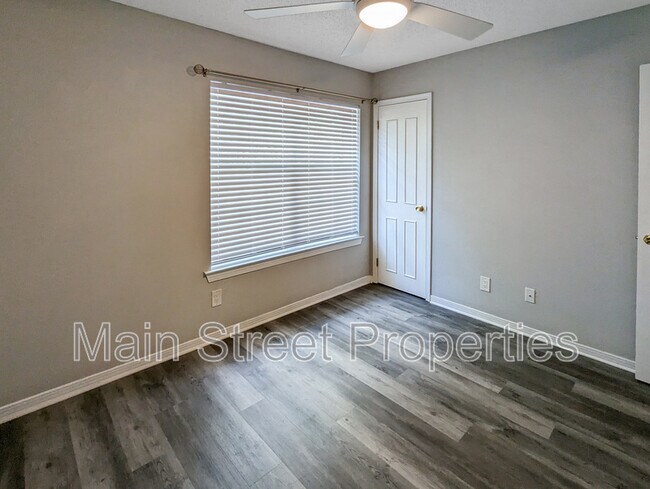 Building Photo - 1313 Foxborough Dr