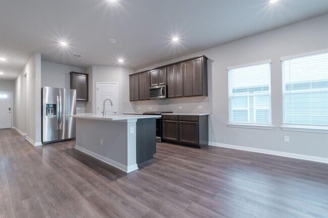 Building Photo - 2838 Dell Hollow Dr