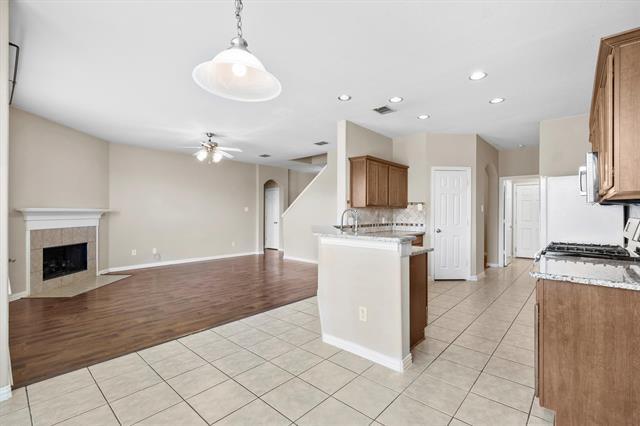 Building Photo - 8008 Raintree Dr