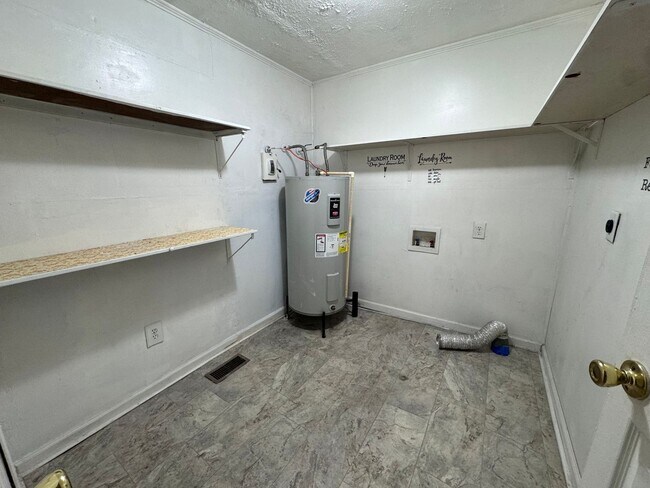 Building Photo - 3830 Huckleberry Rd