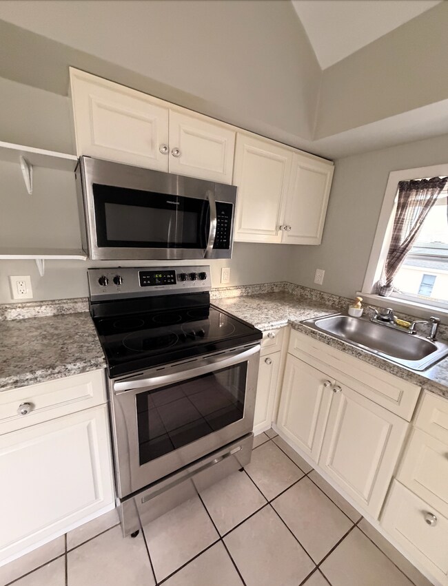 Building Photo - 405 S Boyd St