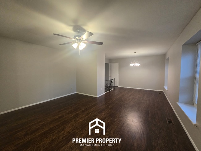 Building Photo - 11930 Kingshead Dr