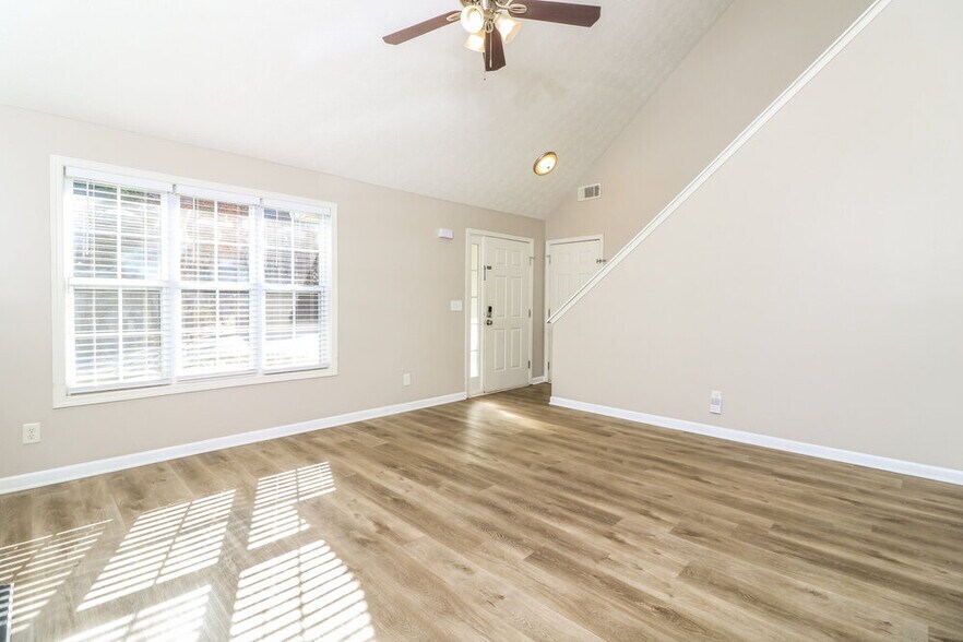 Building Photo - 252 Hillcrest Ridge