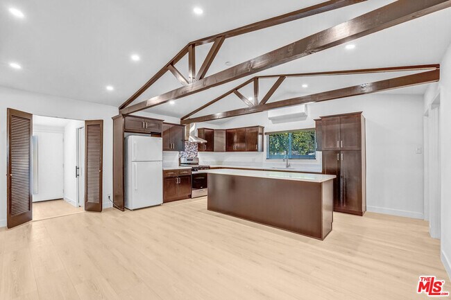 Building Photo - 9642 Tujunga Canyon Blvd