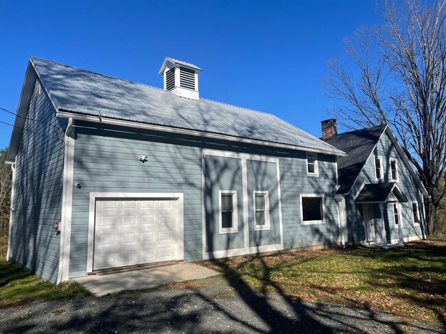 Building Photo - Private, tranquil Rental in Lenox, MA!
