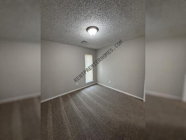 Building Photo - 8228 NW 90th Terrace