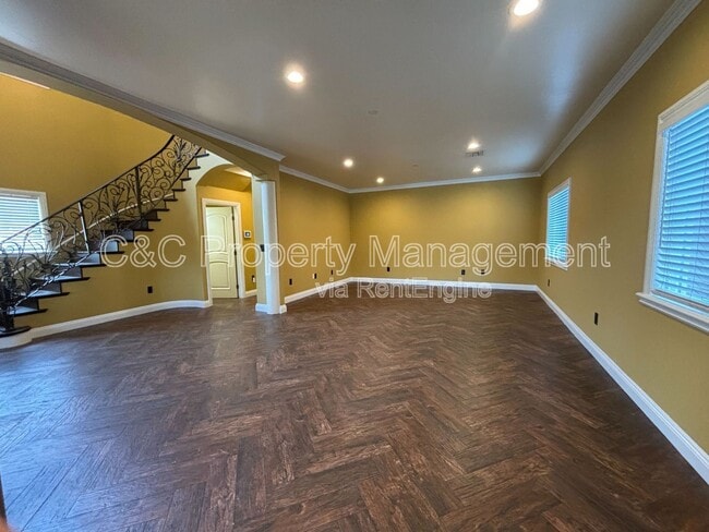 Building Photo - 1445 S Sunol Dr