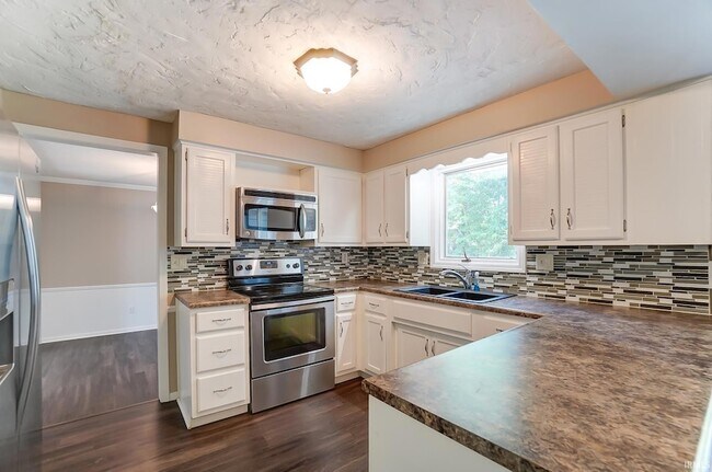 Building Photo - 5931 Spring Oak Ct