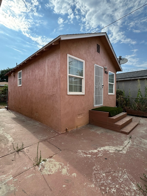 Building Photo - 7921 Morton Ave