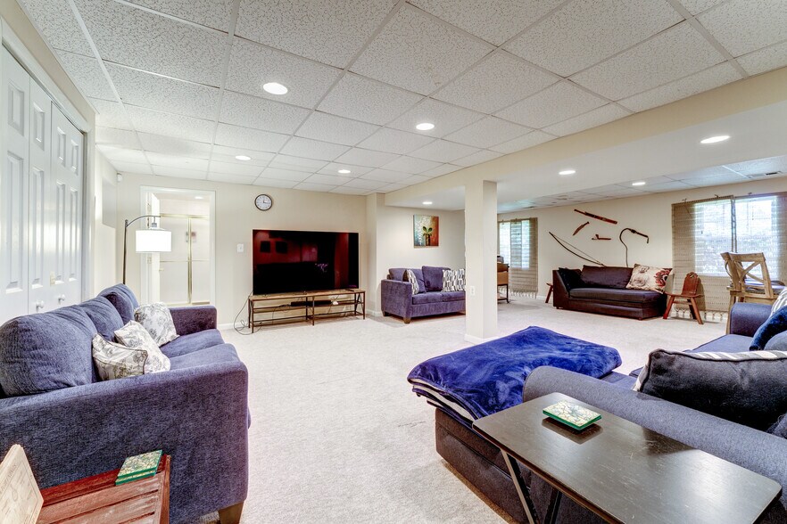 Huge Recreation room in Lower Level! - 10108 Donegal Ct