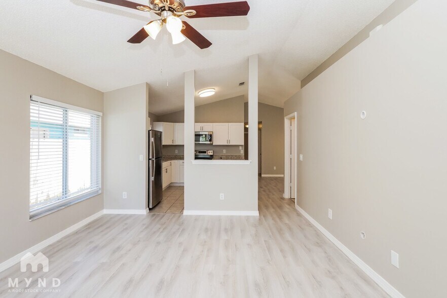 Building Photo - 9591 Lupine Ave