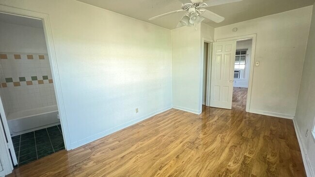 Building Photo - 3821 Woodleigh St