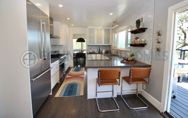 Building Photo - Fully Furnished 5BD/2.5BA Hillside View Home-FOUNDATION