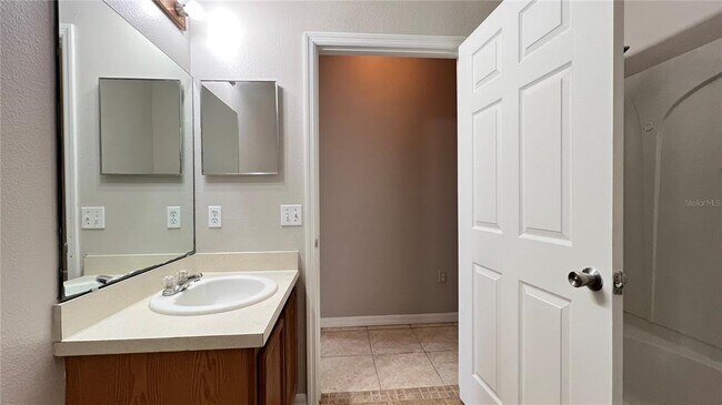 Building Photo - 318 Sand Ridge Dr