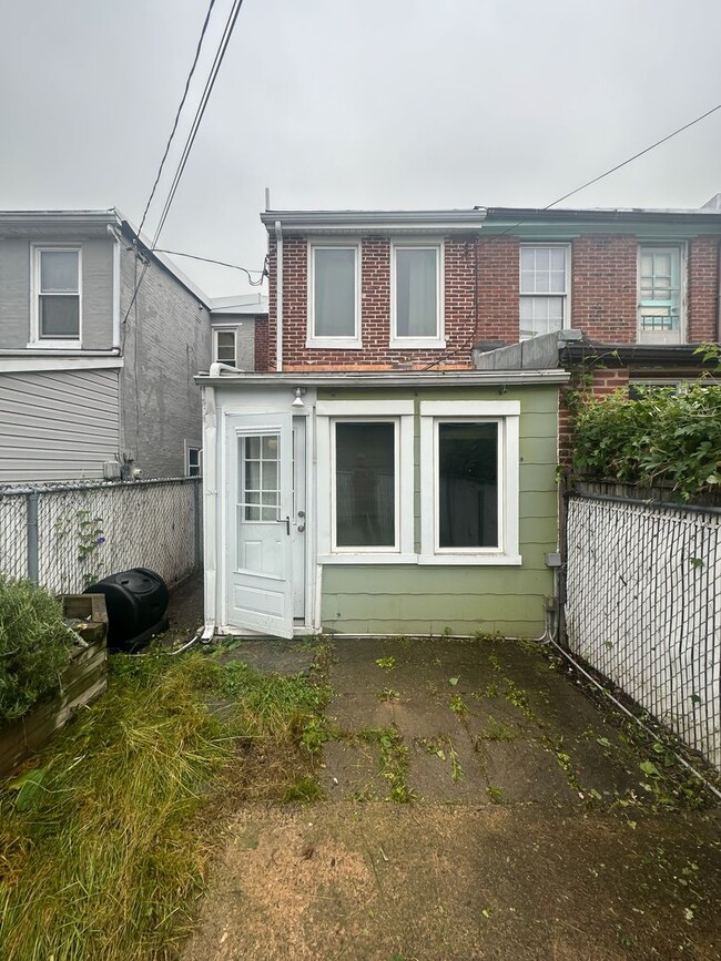 Building Photo - Charming 3Bed/1.5Bath in Hampden