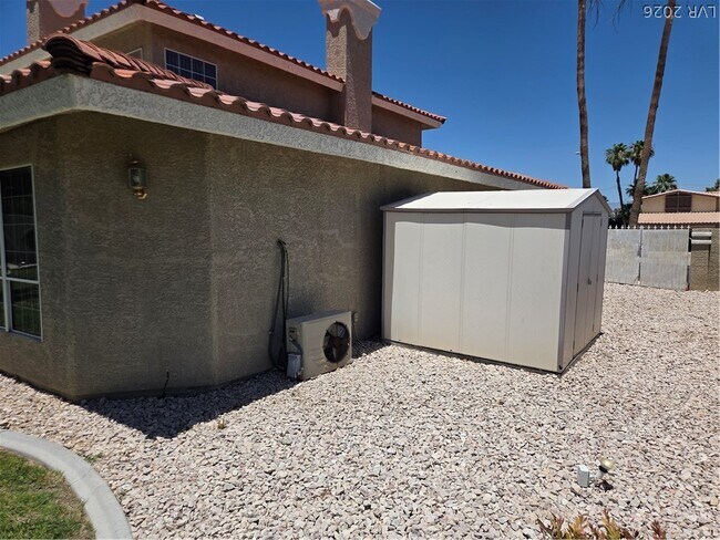 Building Photo - 3013 W Oakey Blvd