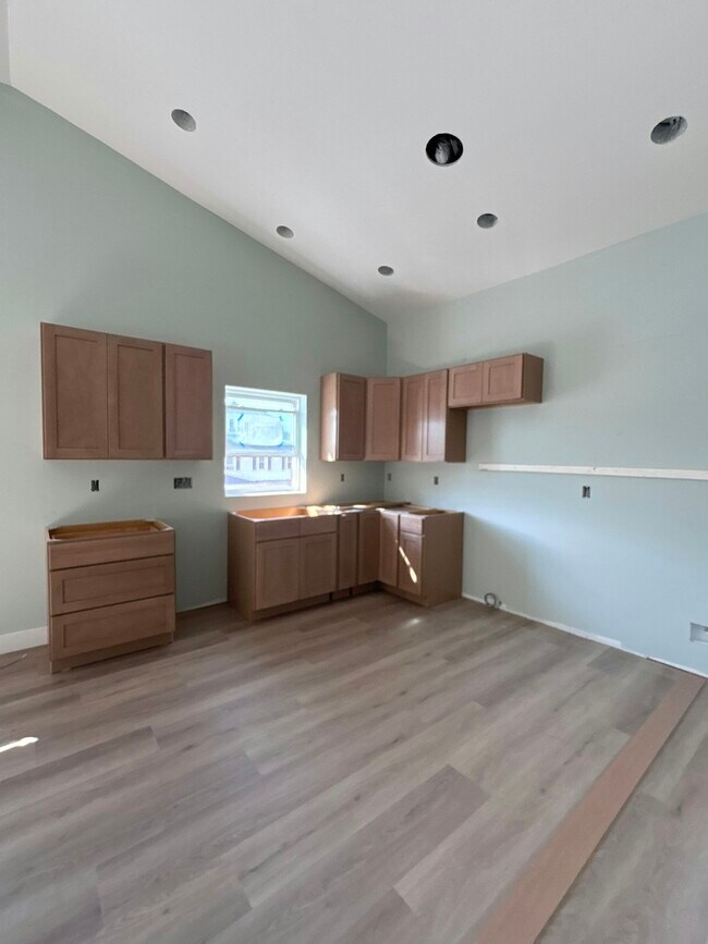 Building Photo - 1109 S Webster Ave