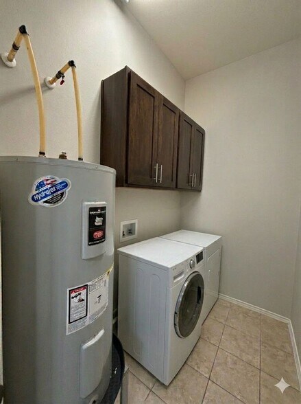 Building Photo - 201 S 5th St