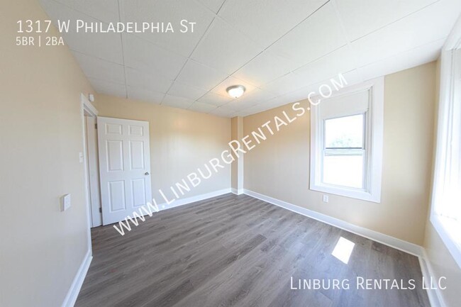 Building Photo - 1317 W Philadelphia St