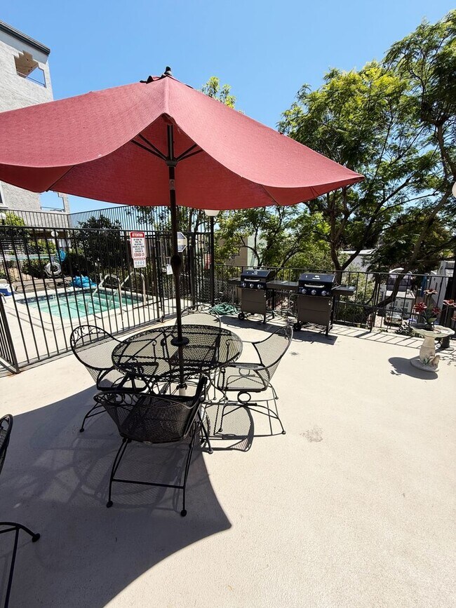 Building Photo - Charming Studio in Prime North Park Locati...