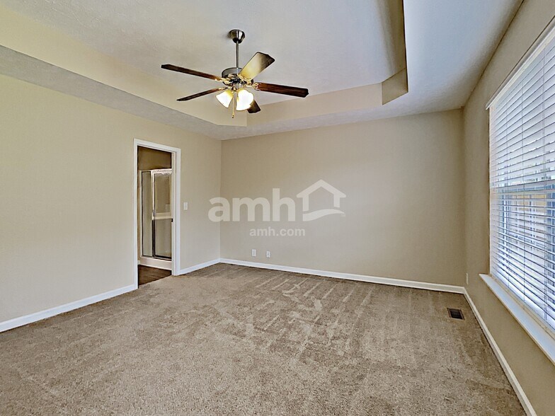 Building Photo - 2053 Leefield Dr