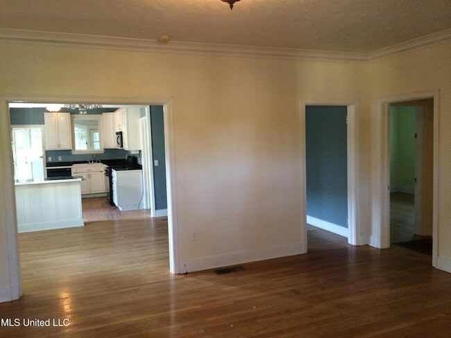 Building Photo - 4056 Redwing Ave