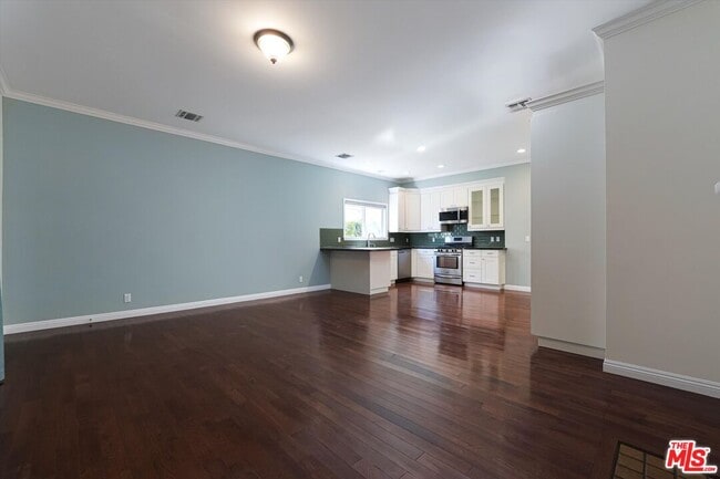 Building Photo - 809 N La Jolla Ave