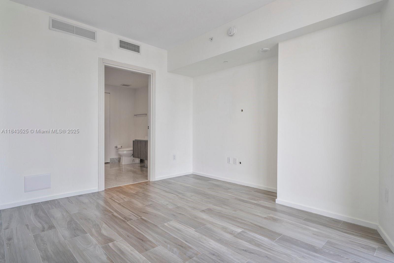 Building Photo - 801 S Miami Ave