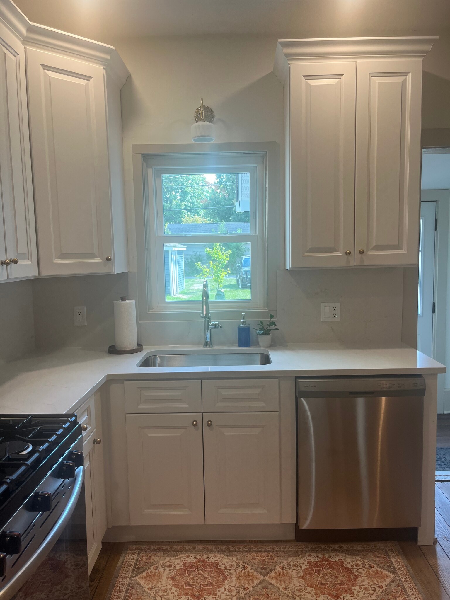 Building Photo - 406 W Front St