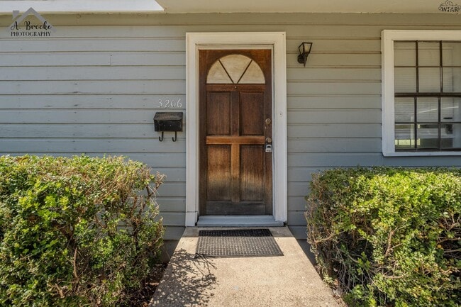 Building Photo - 3206 Grant St