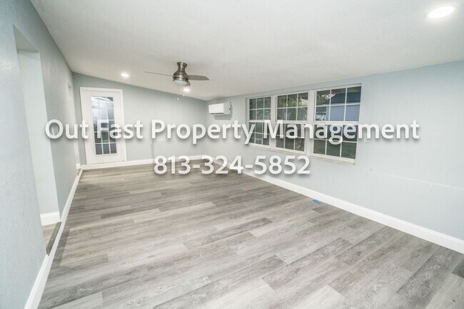 Building Photo - Bright Corner-Lot Home Near Bayshore and City Conveniences