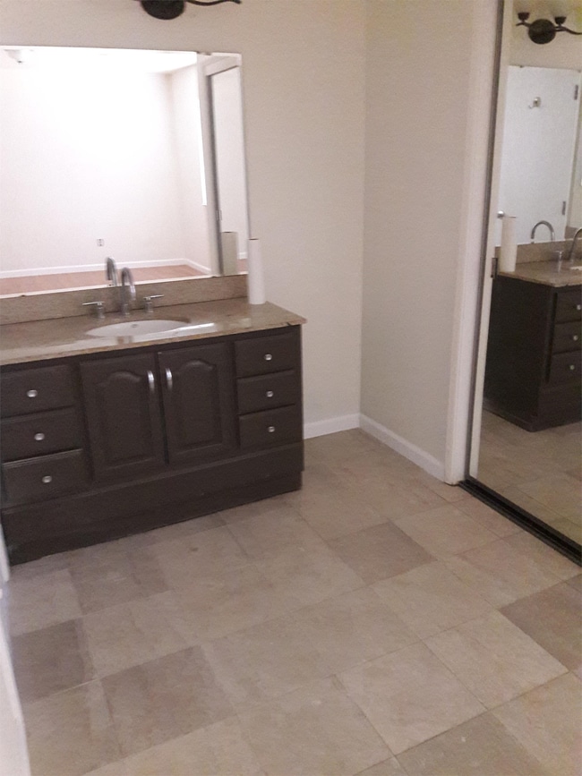 Building Photo - 2913 Sugarpine Way