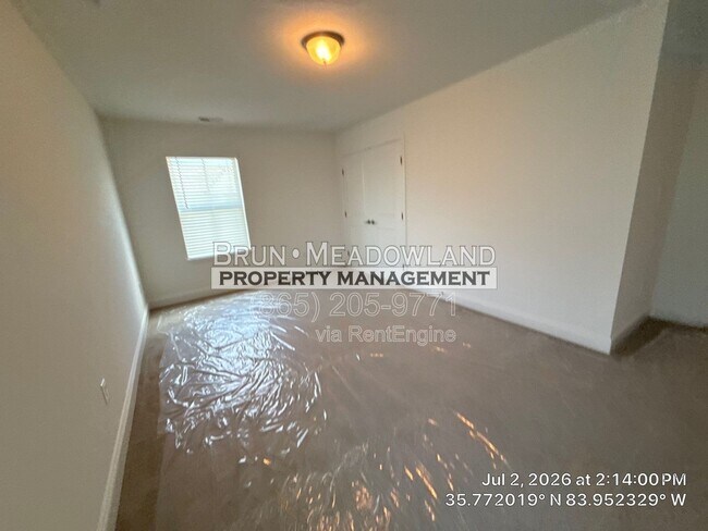 Building Photo - 1725 Bennett Vlg Dr