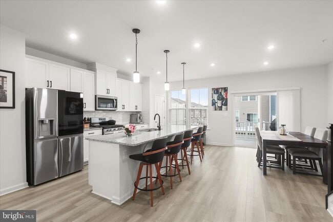 Building Photo - 1624 Aster Ln