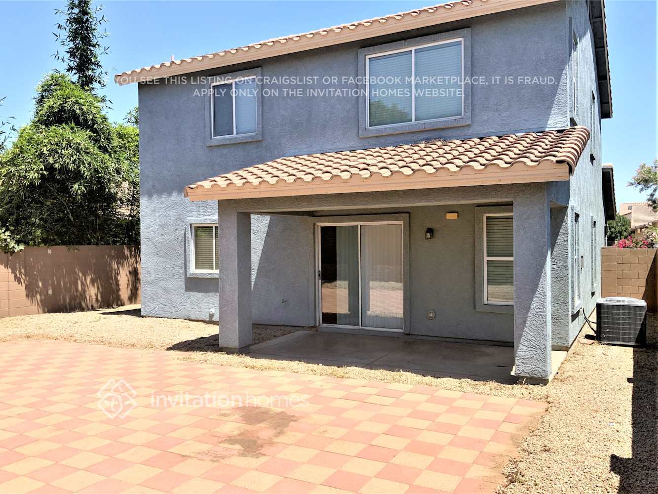 Building Photo - 1425 E Lakeview Dr