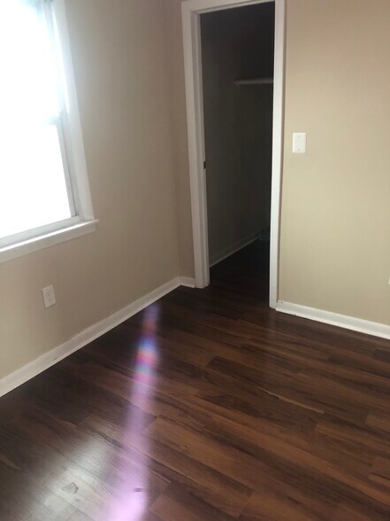 Building Photo - 163 Union Ave