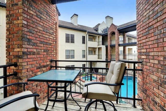 Building Photo - 3001 Cedar St