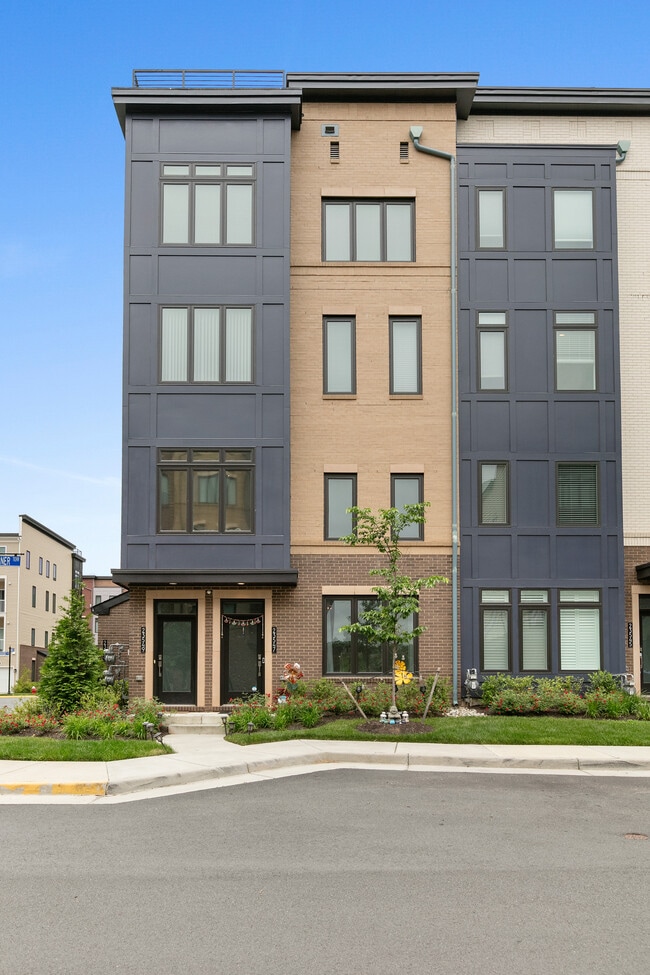 Building Photo - 23547 Neersville Corner Ter