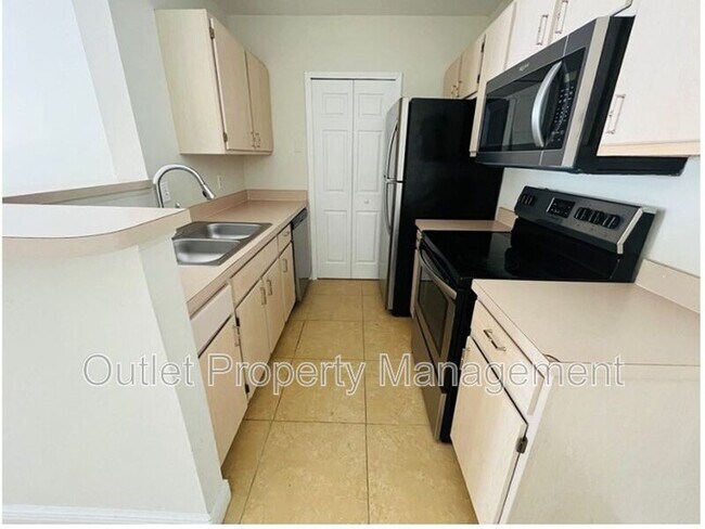 Building Photo - 4312 S Kirkman Rd