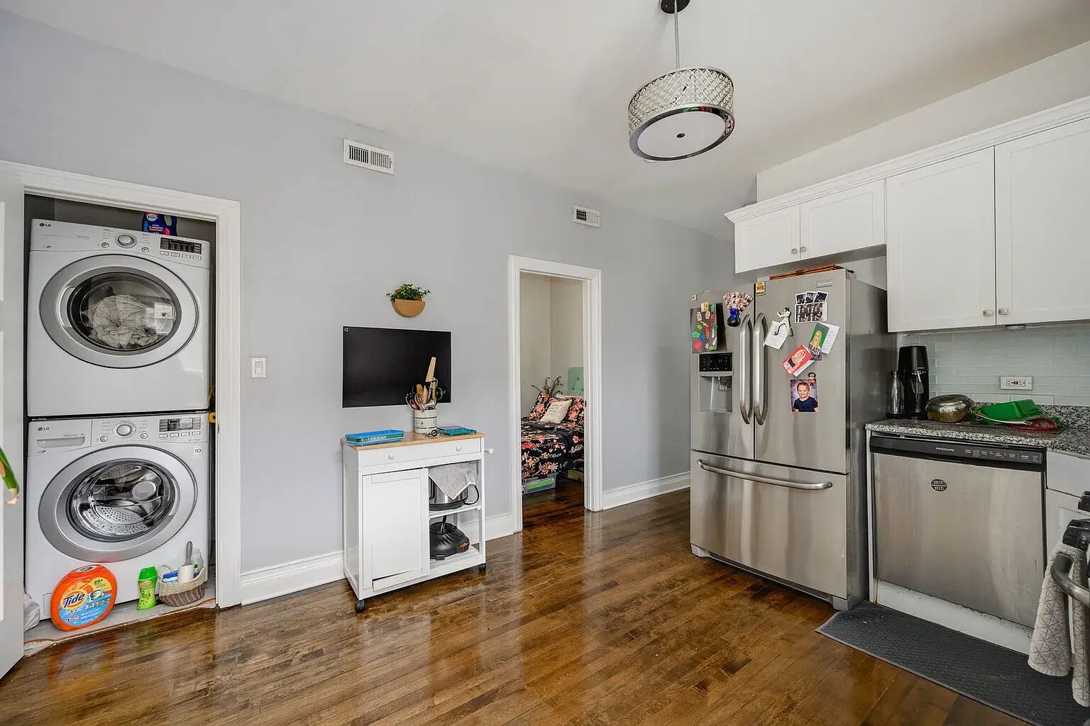 Building Photo - 3244 N Hamlin Ave