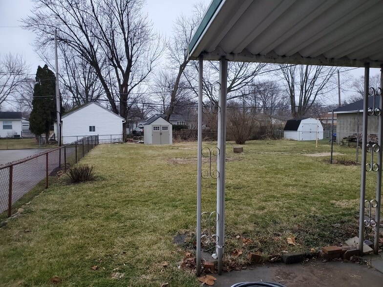 Building Photo - 3398 Reaver Ave