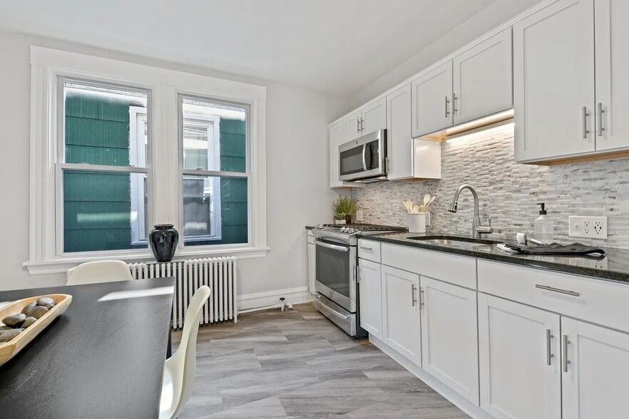 Building Photo - 2516 N Central Park Ave