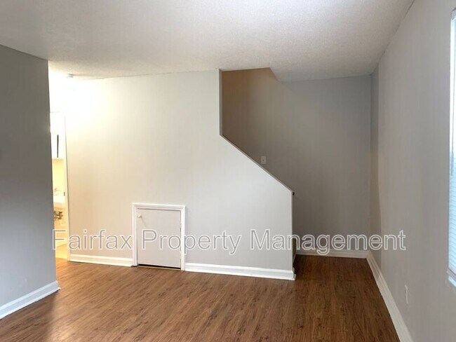 Building Photo - 1419 Cherrycrest Drive