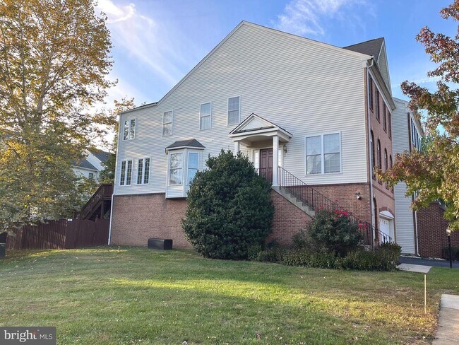 Primary Photo - 209 Misty Pond Terrace