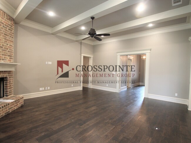 Building Photo - Gorgeous 3 bed 2 bath home in Hadley Court!