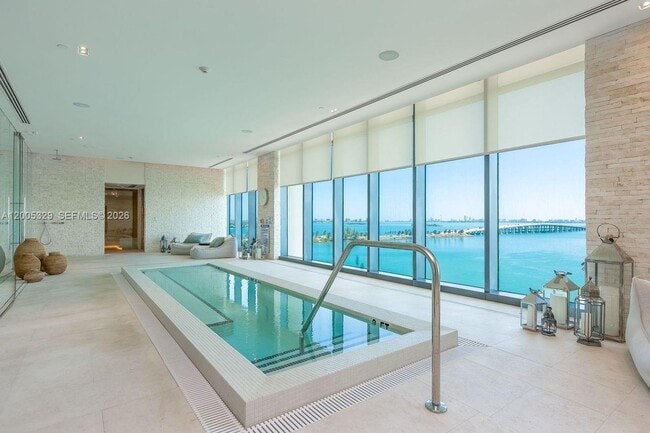 Building Photo - 3131 NE 7th Ave